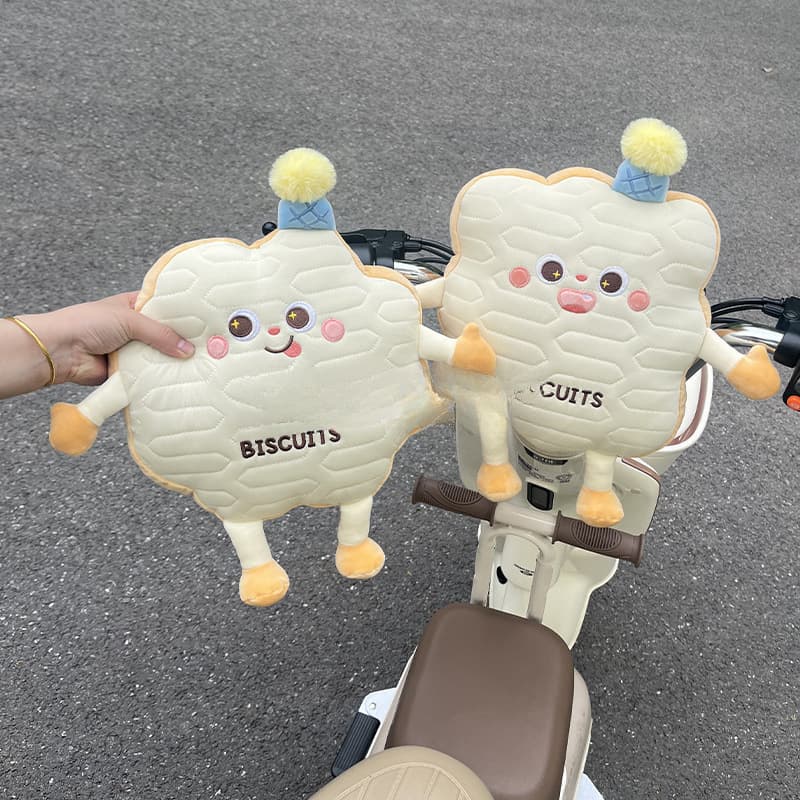 Electric vehicle anti-collision pad, child seat headrest, universal, cartoon-style, thickened anti-collision headrest, suitable for all seasons.