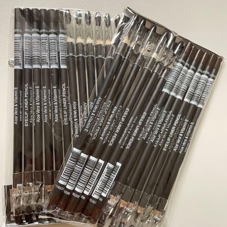 Manufacturer wholesale foreign trade eyebrow pencil with knife, easy to color, sweat-proof and non-fading, eyebrow pencil with knife, Yalayi eyebrow pencil