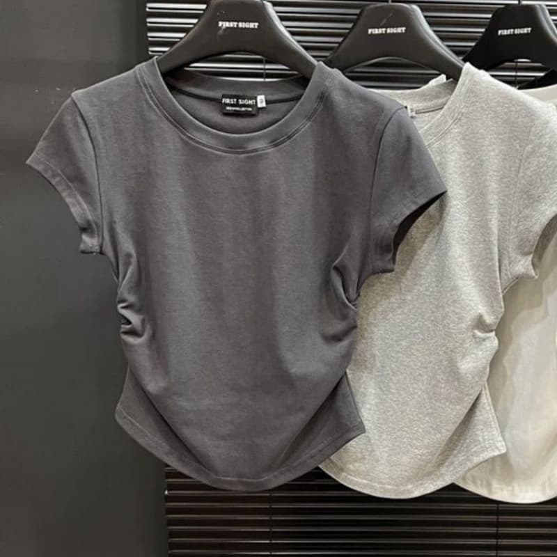 Pure and Sexy Fitted Short Sleeve T-Shirt for Women, Summer 2024 New with Pleated Design, Cropped Top