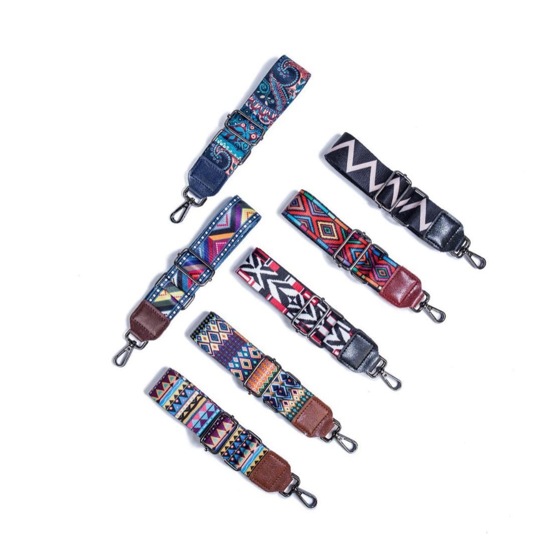 The bag is equipped with a wide web shoulder strap, an accessory bag strap, an adjustable one-shoulder cross-body women's bag strap, a long strap, and a weight-reducing shoulder strap.