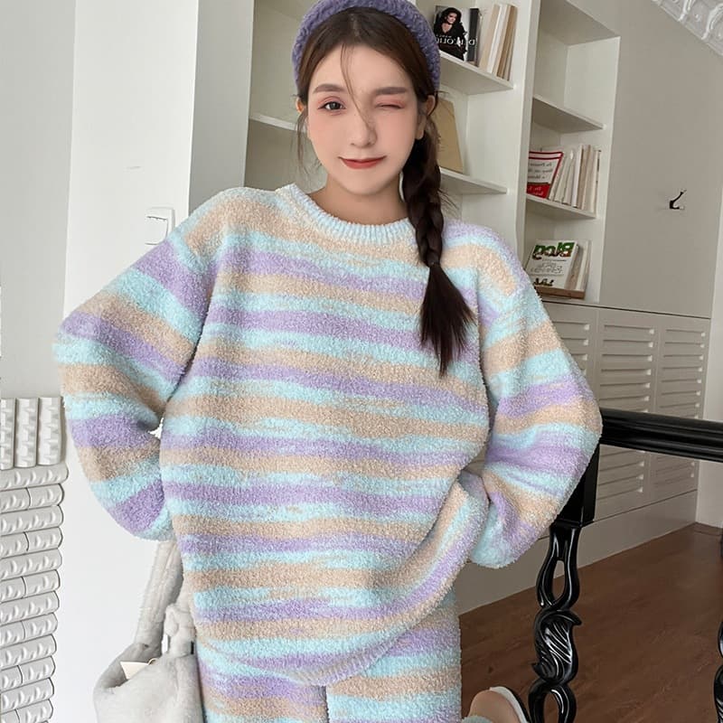 Long-sleeved age-reducing gradient rainbow color suit soft and fluffy pajamas for women autumn and winter coral velvet thickened warm home clothes