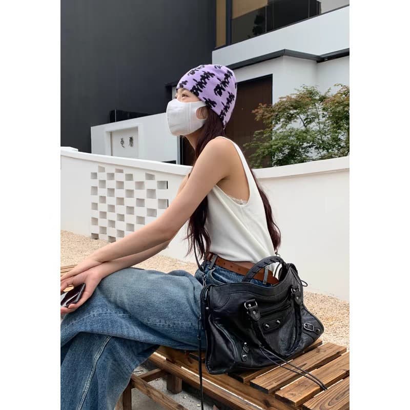 Rivet Motorcycle Bag Ins Hot Girl Bag French High-End Retro Trendy Handheld Pillow Tote Bag Shoulder Crossbody Bag