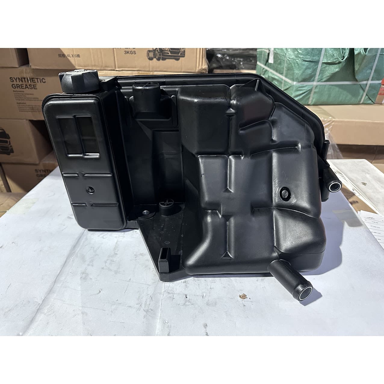 Factory Direct Supply Mercedes-Benz Heavy Truck Expansion Tank 0005003149 462810