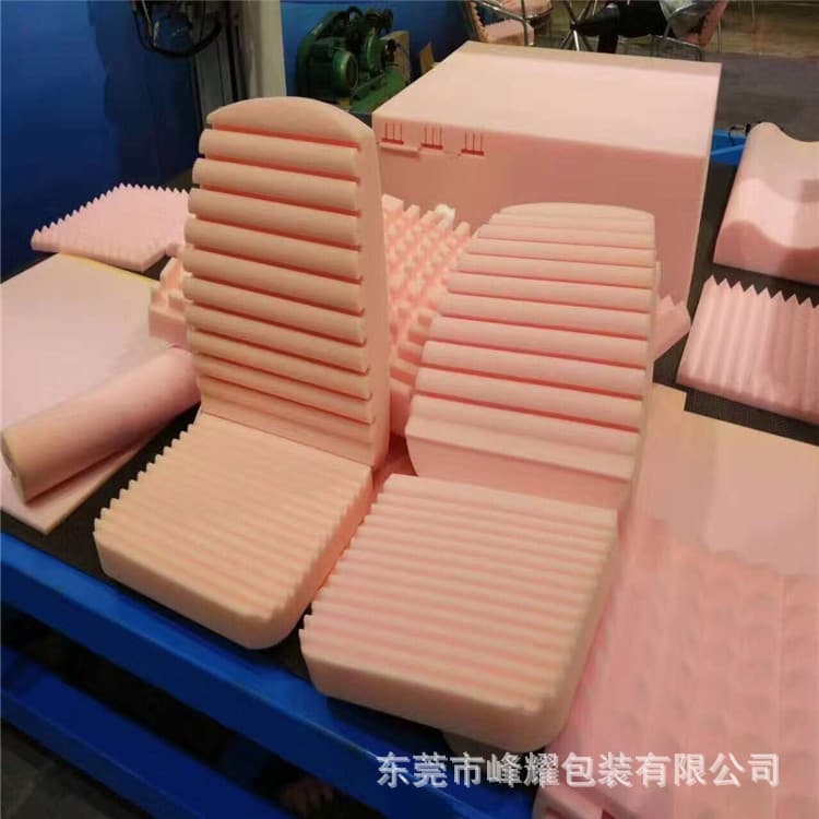 Sponge chair cushions and sofas, polyurethane skin foam, custom-shaped integrated foam lining cutting.