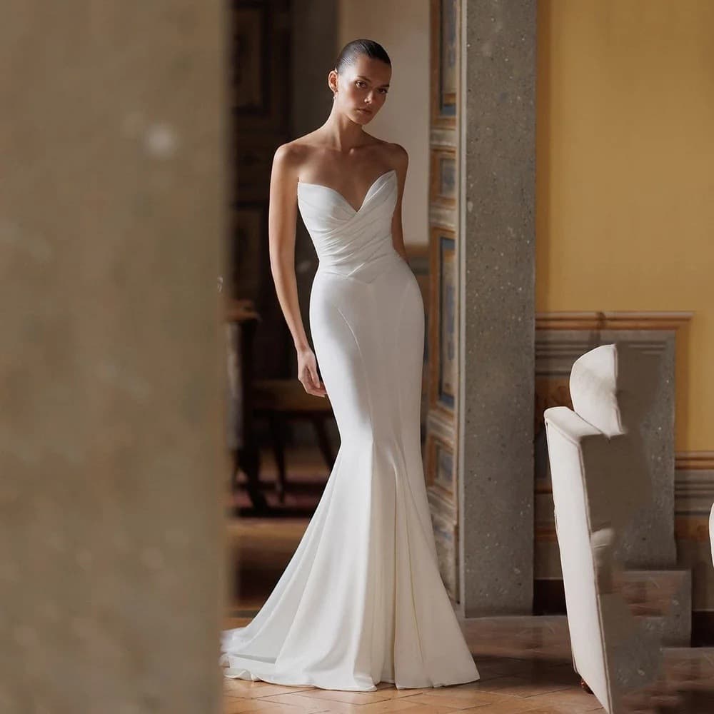 Cross-Border European and American White Strapless Bridal Light Wedding Dress Slim Fit Slimming Small Train Mermaid Skirt Fairy-Like High-End Dress