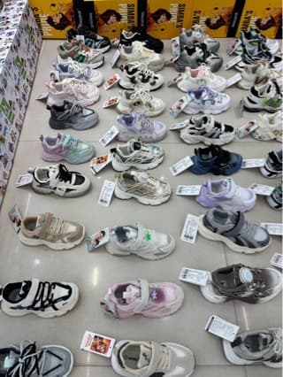 Brand special price boys mesh lightweight sports shoes autumn new Korean girls fashion dad shoes student running shoes