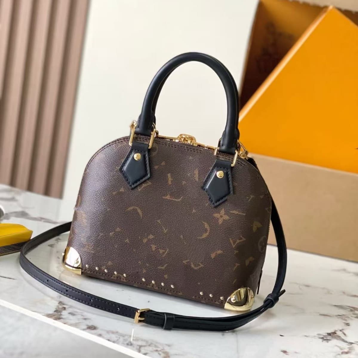 Direct Supply Cross-border New Style M LV Women's Messenger Bag Underarm Chain Bag Baguette Bag Shell Bag Mahjong Bag Cosmetic Bag