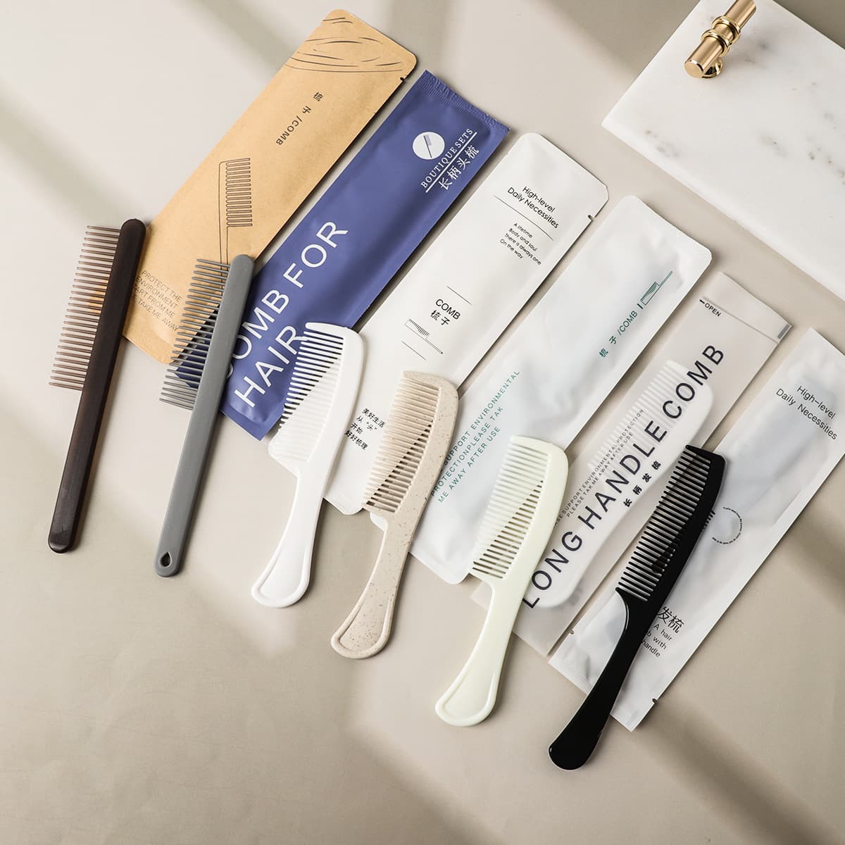 Hotel disposable high-end guesthouse long comb plastic hair comb travel portable independent packaging wholesale comb