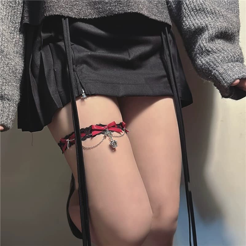 Dark princess original Lolita red lace crown trim leg rings Gothic sexy JK spicy girl bow leg chains.