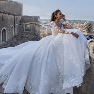 Long Sleeve Wedding Dress Forest Style 2026 New Bride Simple Round Neck Slim Fit See-Through Train Soft Tulle Slimming