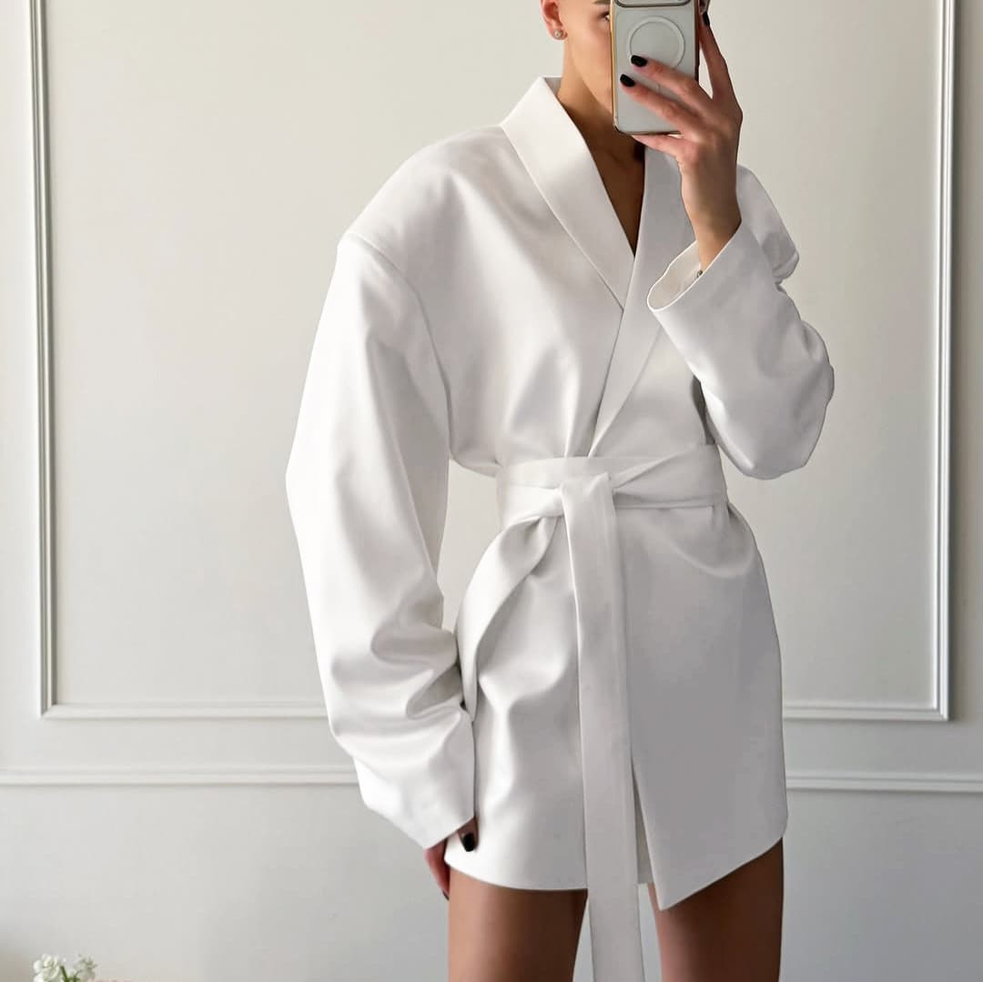 Casual Early Autumn White Blazer Dress for Women, Shawl Collar Belted Waist Loose Long Sleeve Minimalist Relaxed Dress