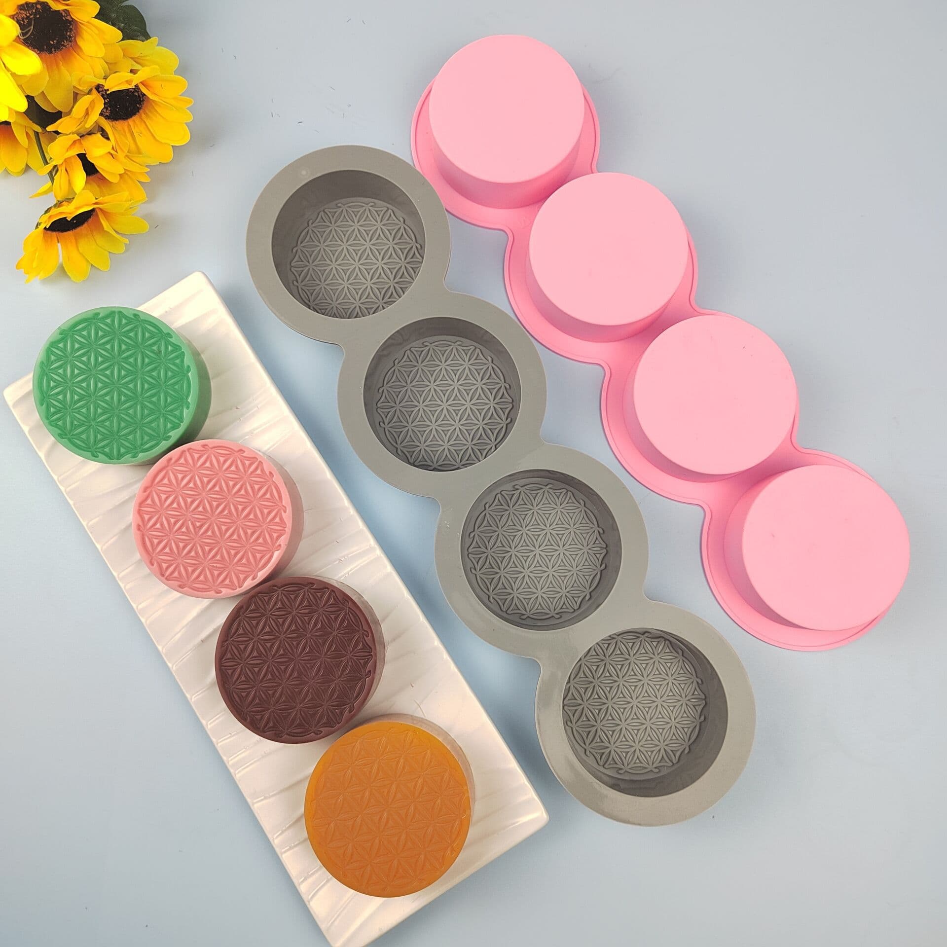 Four-Connected Retro round Pattern Silicone Mold Cake Baking Tools Handmade Soap Mold Mooncake Mold Drip Glue Mold