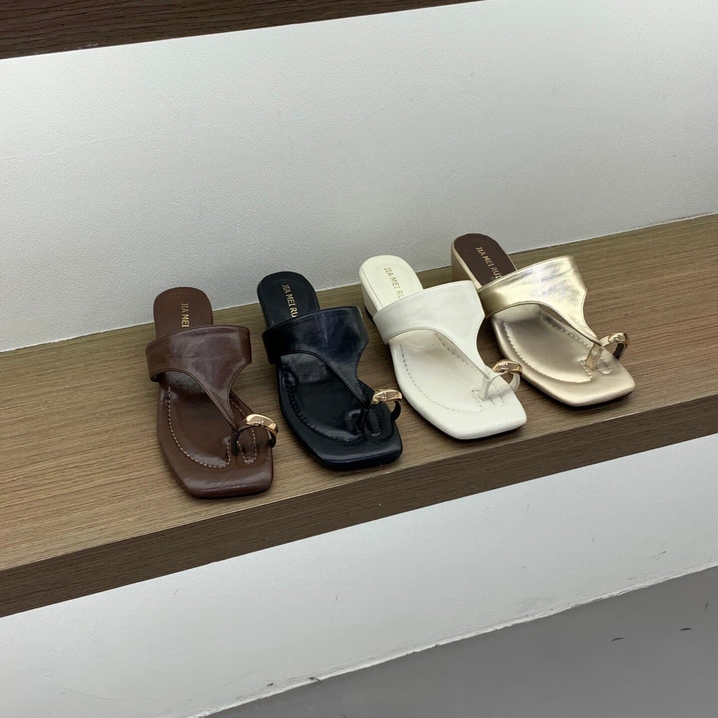 One-Strap Sandals Women's Summer Outdoor Wear 2026 New Chunky Heel Toe-Loop Minimalist Style Women's Slippers Sandals