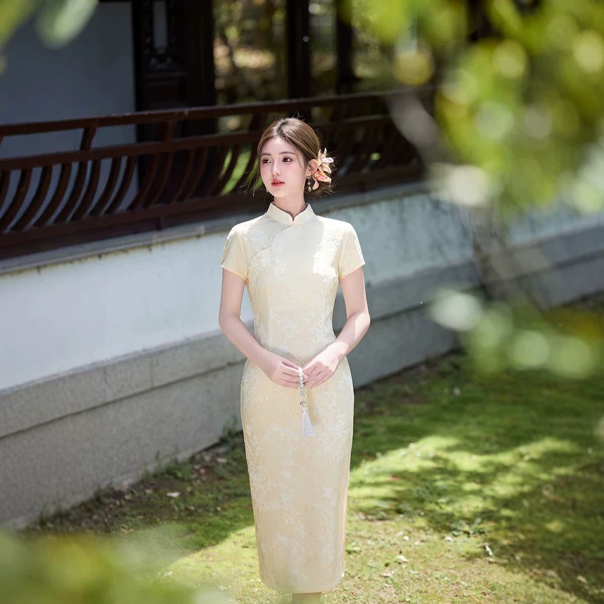 Champagne-Colored Modern Cheongsam Dress 2026 New Model for Toasting, Young Style for Girls, Summer Engagement, Marriage Registration, Everyday Wear