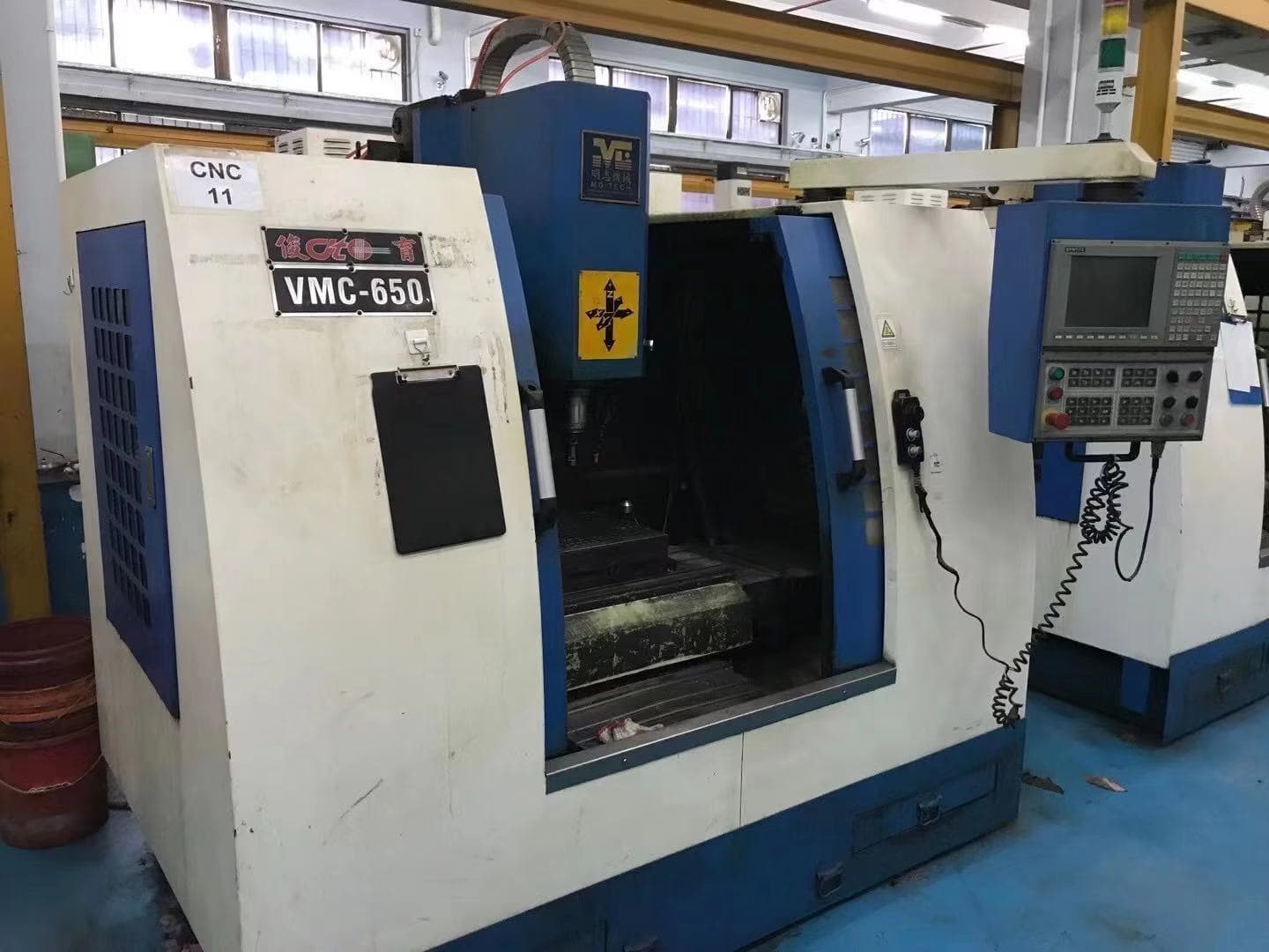 For sale: second-hand Taiwan imported machining center, Junyu VMC-650 high-speed CNC machining center, computer-controlled milling machine.
