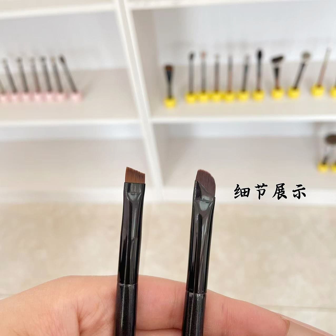 Sickle Eyeliner Brush Concealer Lower Lash Line Flat Angled Cangzhou Makeup Brush