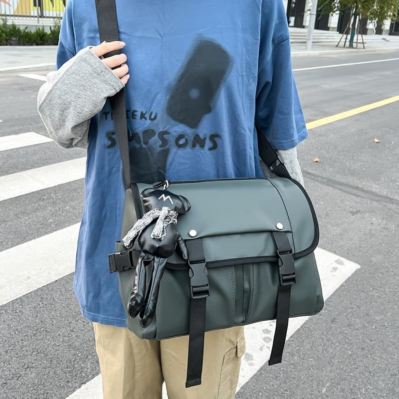 Crossbody bag, new multifunctional bag, large capacity shoulder bag, water repellent functional wind motorcycle bag, trendy tool bag