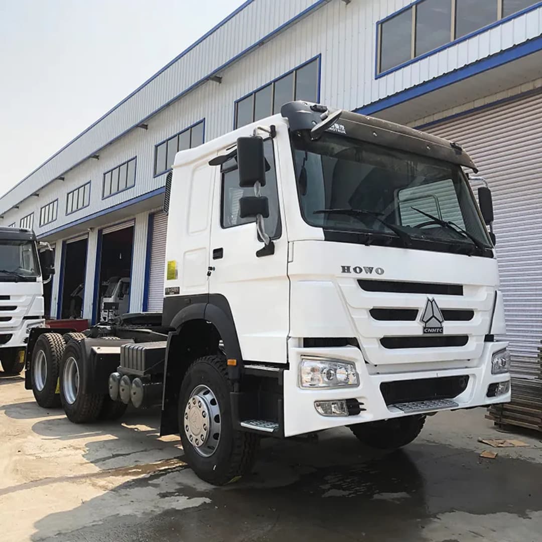 Factory direct supply export Sinotruk HOWO 6x4 tractor, refurbished Howo 10-wheel 371HP tractor