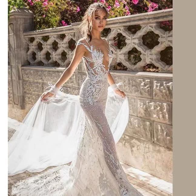 Bride Strapless Mermaid Light Wedding Dress 2025 New Lace Elegant Slimming Wedding Gown for Ceremony, Outfit, and Travel Photography