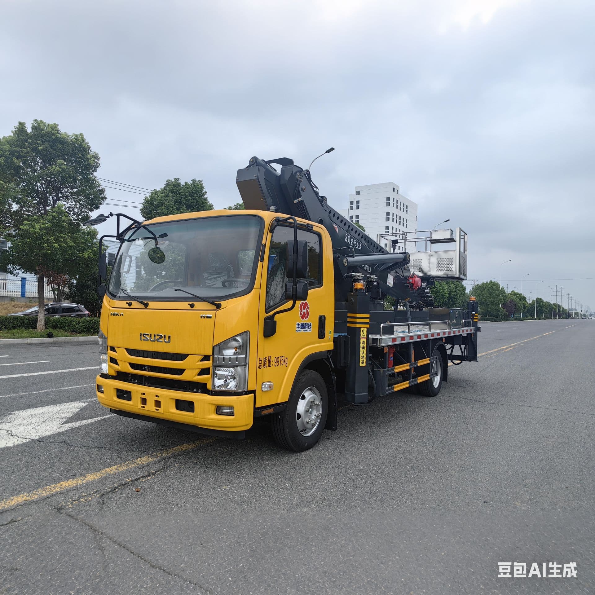 Cross-border Export Exclusive Isuzu Lingjia 36m Aerial Work Vehicle for Advertising Installation Telescopic Boom Lifting Truck