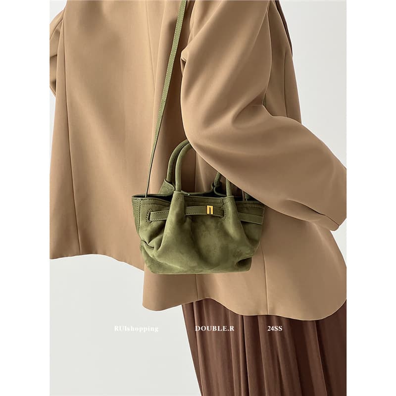 Velvet Dumpling Shape Tote Bag Women's Crossbody Single Shoulder Bag Fleece Texture Bucket Style Magnetic Buckle Soft Polyester Lining