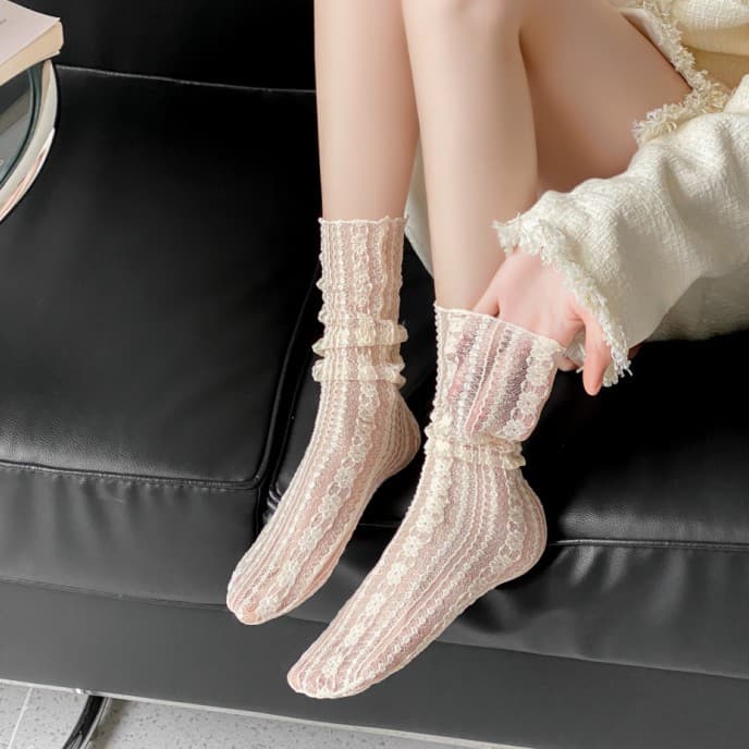 ins Princess lace women's socks Korean floral mesh pile socks spring and summer thin Lolita fairy artistic mid-calf length socks