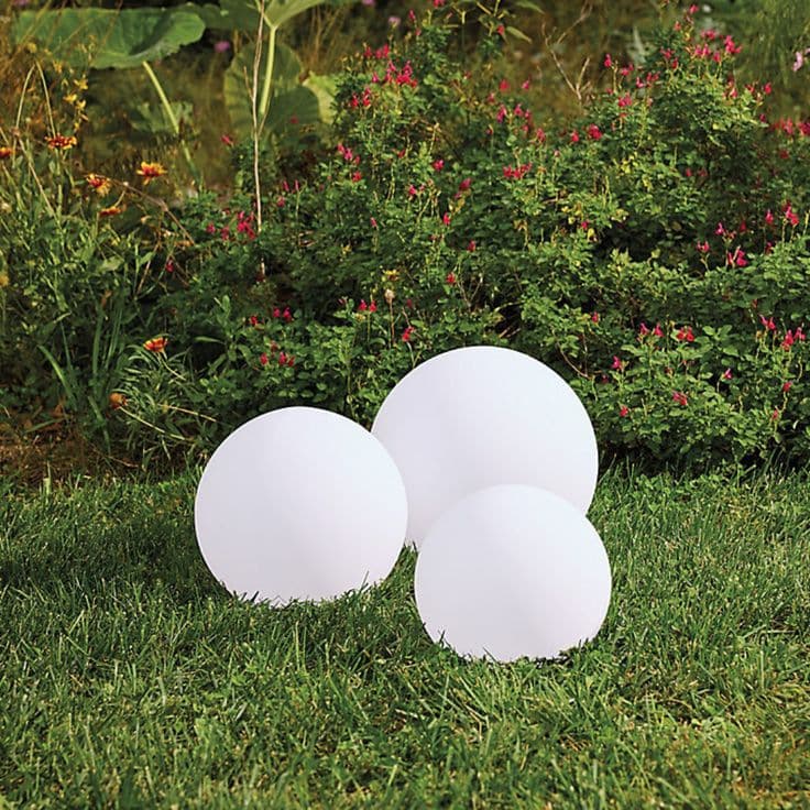 Waterproof LED Light Ball for Outdoor Community Lawn, Spherical Solar Garden Lamp for Home Use