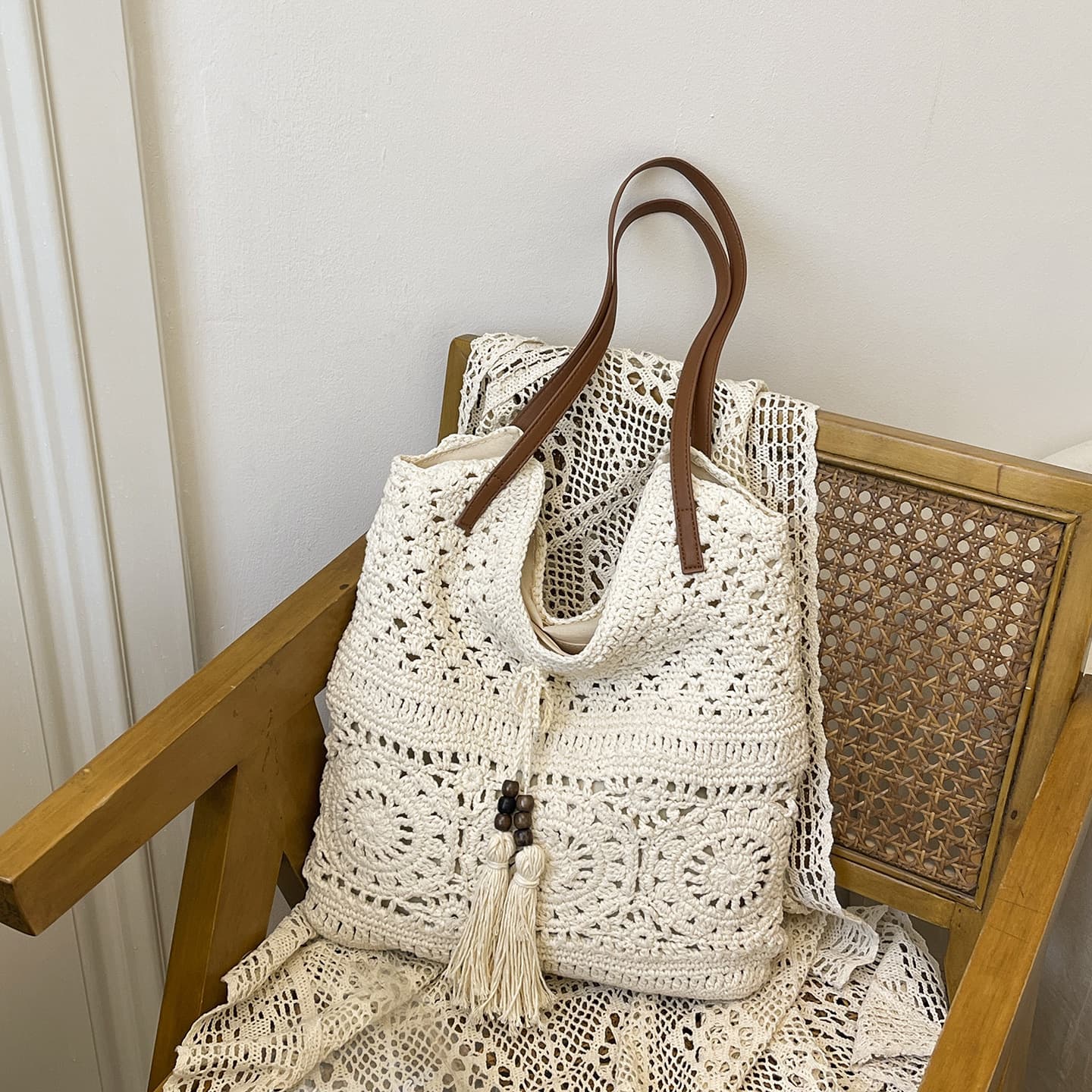 Bohemian Wooden Bead Tassel Cotton Knitted Bag 2026 New Openwork Pattern Crochet Bag Casual Vacation Beach Bag
