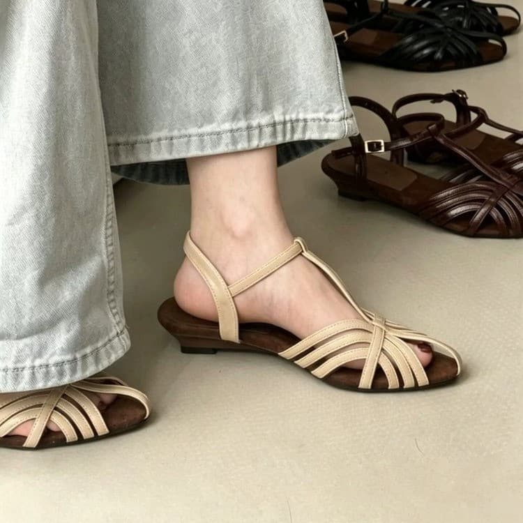 French Retro Woven Hollow Wedge Heel Closed-Toe Sandals for Women, Summer Comfortable Versatile Nude Roman Shoes to Match Dresses