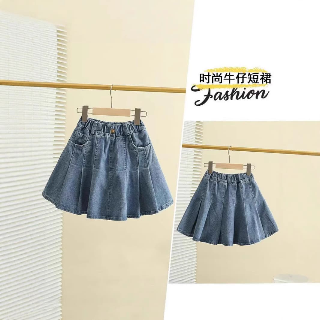 Girls' high-waisted denim skirt, summer 2025 new style, fashionable pleated short skirt for older children, loose and stylish midi skirt.