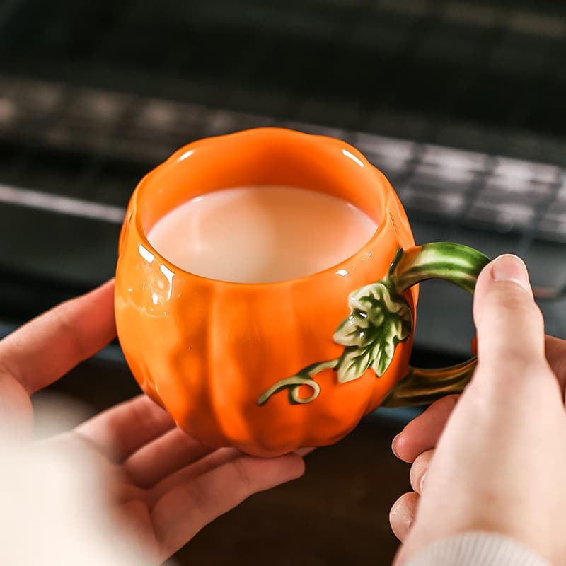 Cute Pumpkin Cup Dustproof Handmade Ceramic Mug Office Water Cup Creative Coffee Cup Holiday Gift Cup