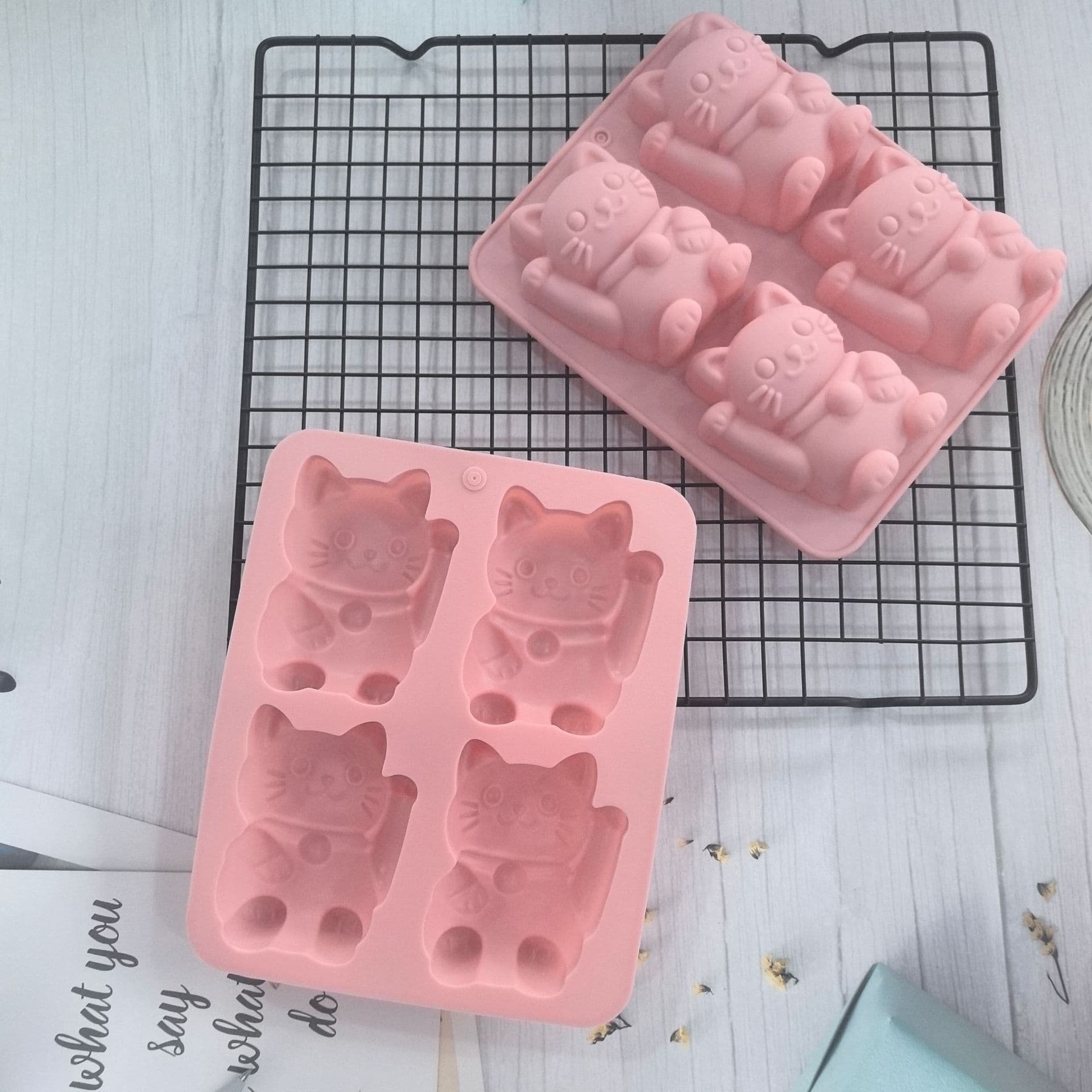 In Stock 4-Cavity Lucky Cat Silicone Mold Chocolate Cake Mold Silicone Baking Tray Ice Cube Tray Epoxy Resin Mold