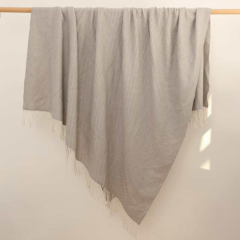 Travel blanket, home warm medium-thick blanket, twill wool throw, all-season usable, camping blanket, wholesale in stock