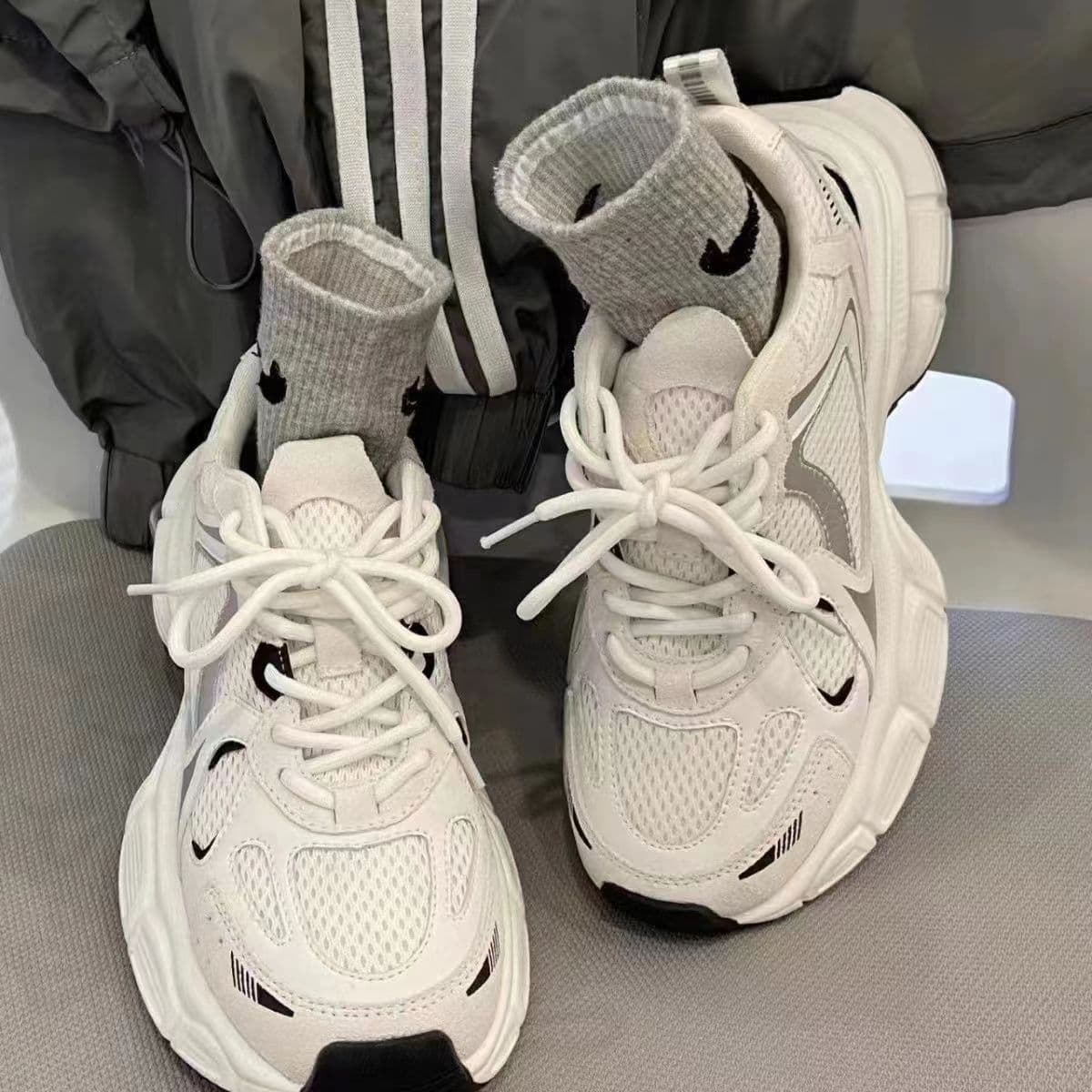 White daddy shoes for women 2025 new spring and autumn women's shoes versatile thick sole popular white shoes casual sports shoes