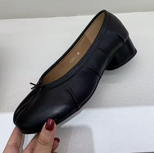 A888-1 Mary Jane Split-Toe Shoes for Women, New Style, Chunky Heel, Fashionable, Simple, Retro, Ruched Pig's Hoof Shoes, Ballet Flats
