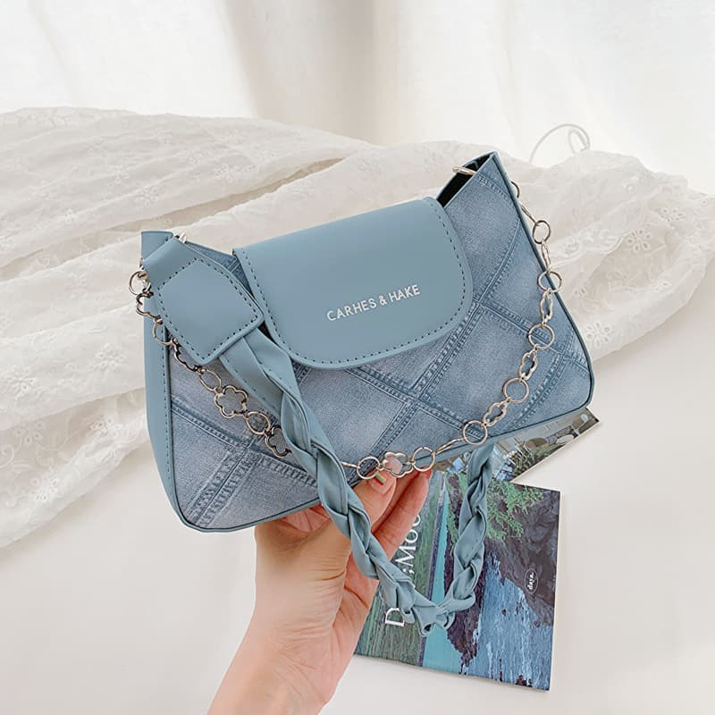 This year's popular niche bags for women in summer 2025 new textured crossbody bags popular single shoulder armpit bags wholesale