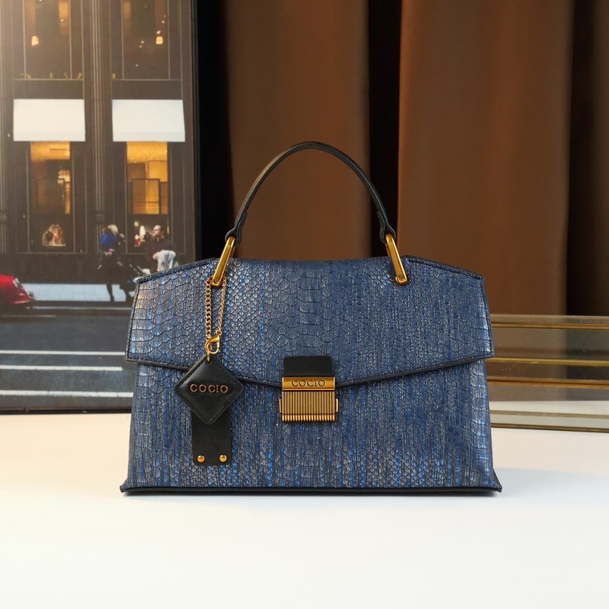 2025 New High-End Lock Bag, Fashionable and Versatile Portable Small Square Bag, Simple Casual Hand-Carrying Shoulder Crossbody Bag