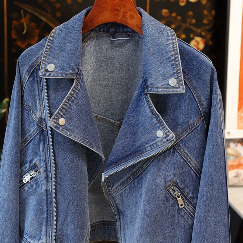 Head-turning, stylish, and trendy! Oversized lapel zip-up long-sleeve motorcycle-style denim jacket for women.