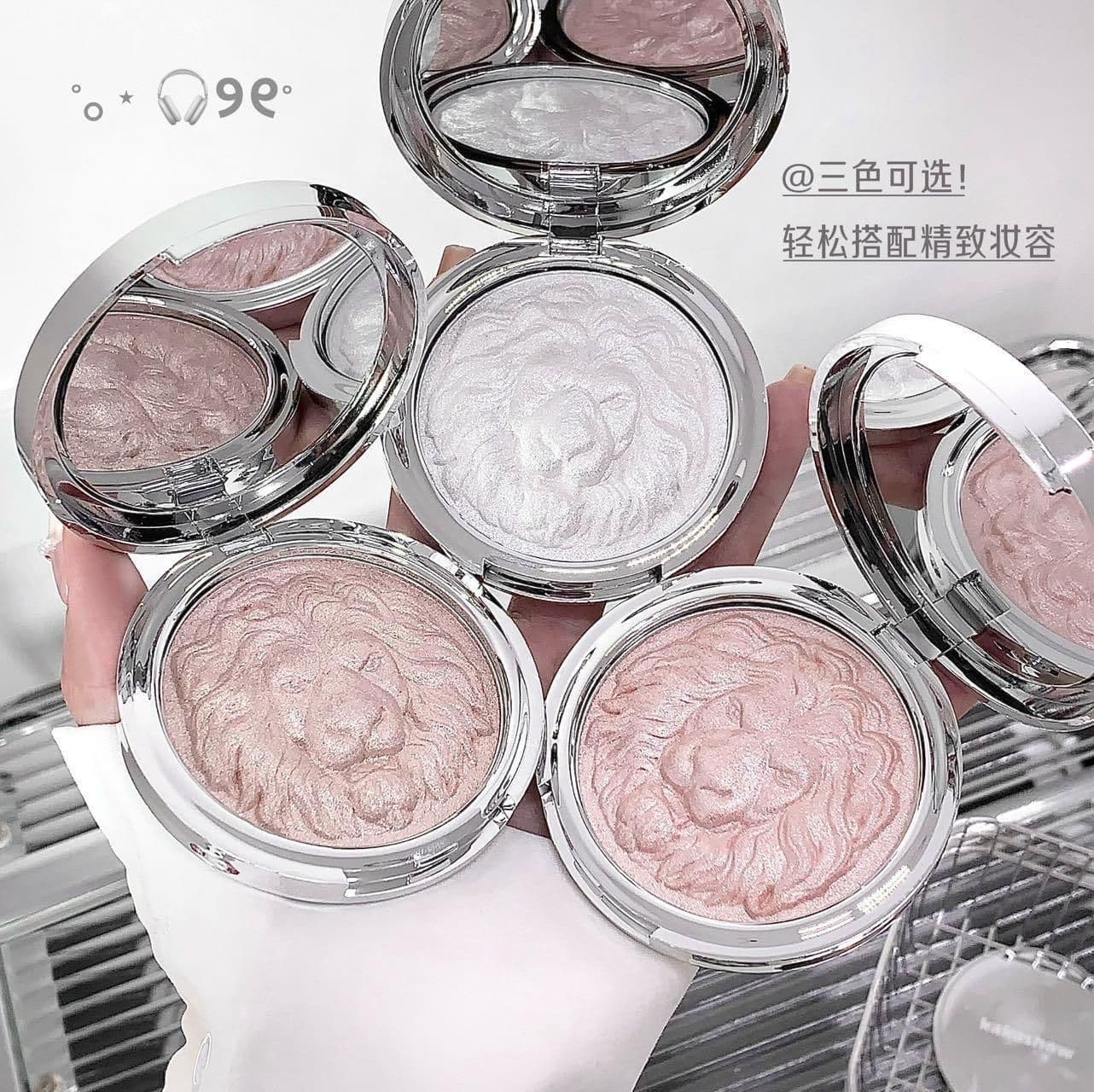 Kakashow Lion Series Highlighter Powder, Creamy Texture with Intense Sparkle, Transparent and Fine Pearlescent Glow for Atmospheric Effect Palette