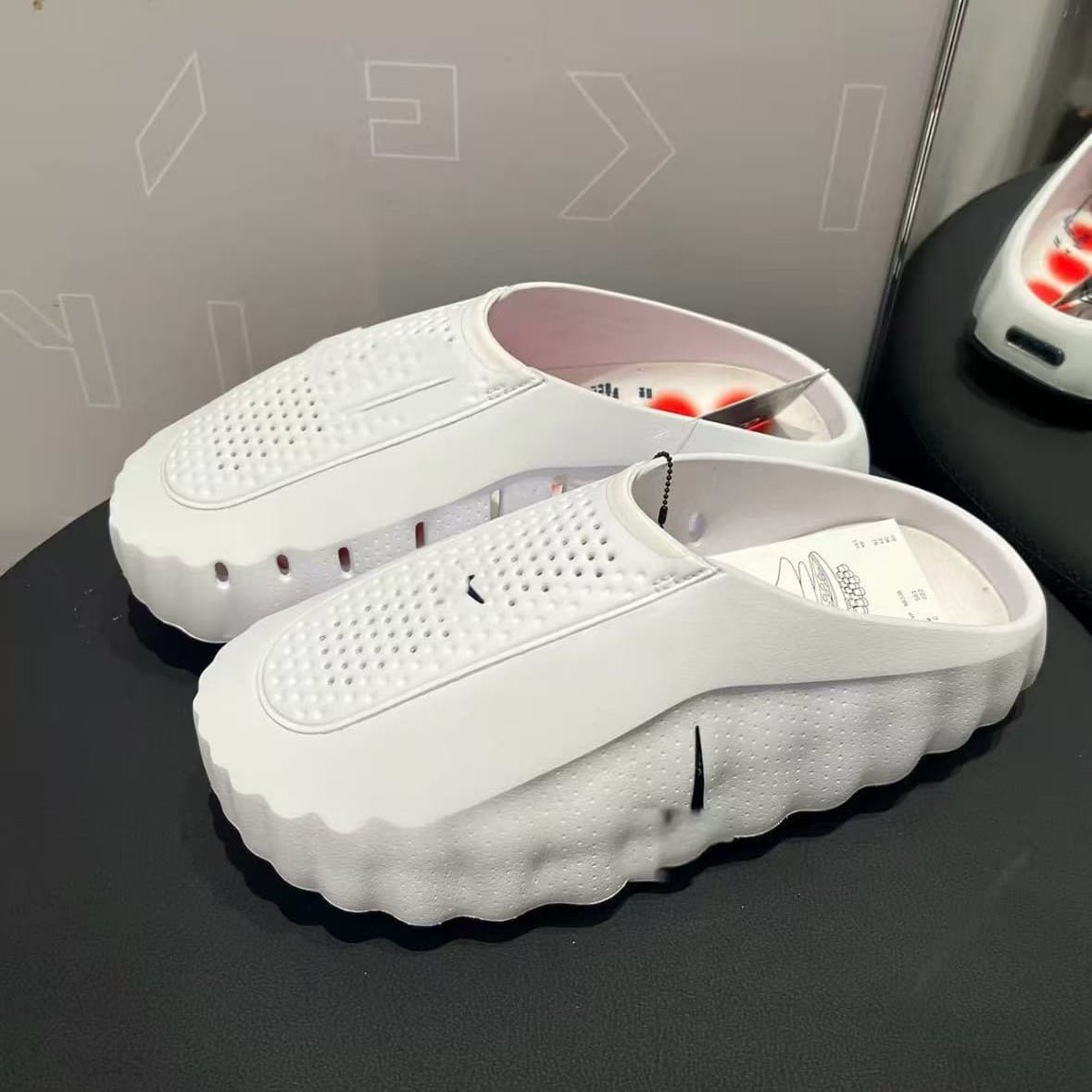 Putian shoes pure original European and American cross-border foreign trade Mind 001 massage slippers fashionable casual walking shoes beach shoes