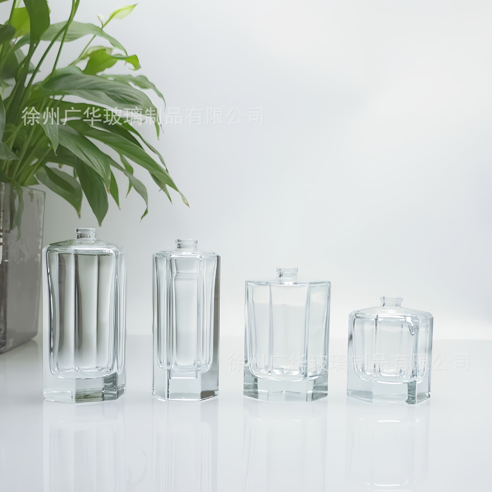 Factory Supply High-End Hexagonal Glass Perfume Bottle with Fine Mist Sprayer, Acrylic Cap, Empty Bottle for Refill