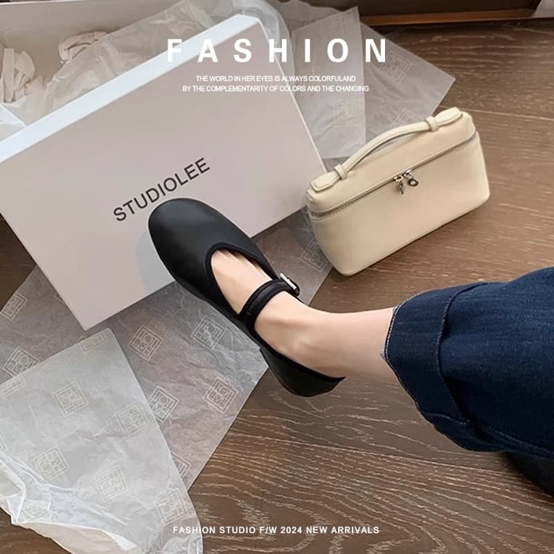 Sheepskin Spring Round-Toe Shallow Mary Jane Soft-Soled Flat Shoes for Women, New Style with Simple Buckle, Soft