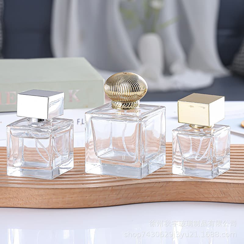 Wholesale 30ml 50ml 100ml Square Transparent Glass Perfume Bottle Refillable Spray Empty Perfume Bottle