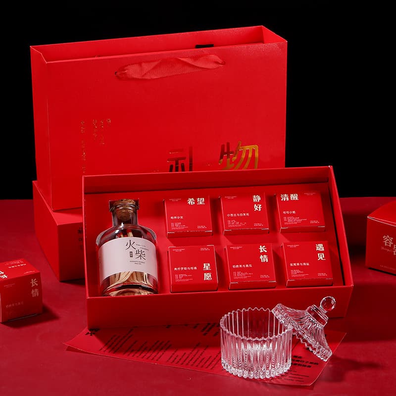 Wedding Gift for Newlyweds, Bridesmaid Gift, Creative and Practical Gift Box for Engagement