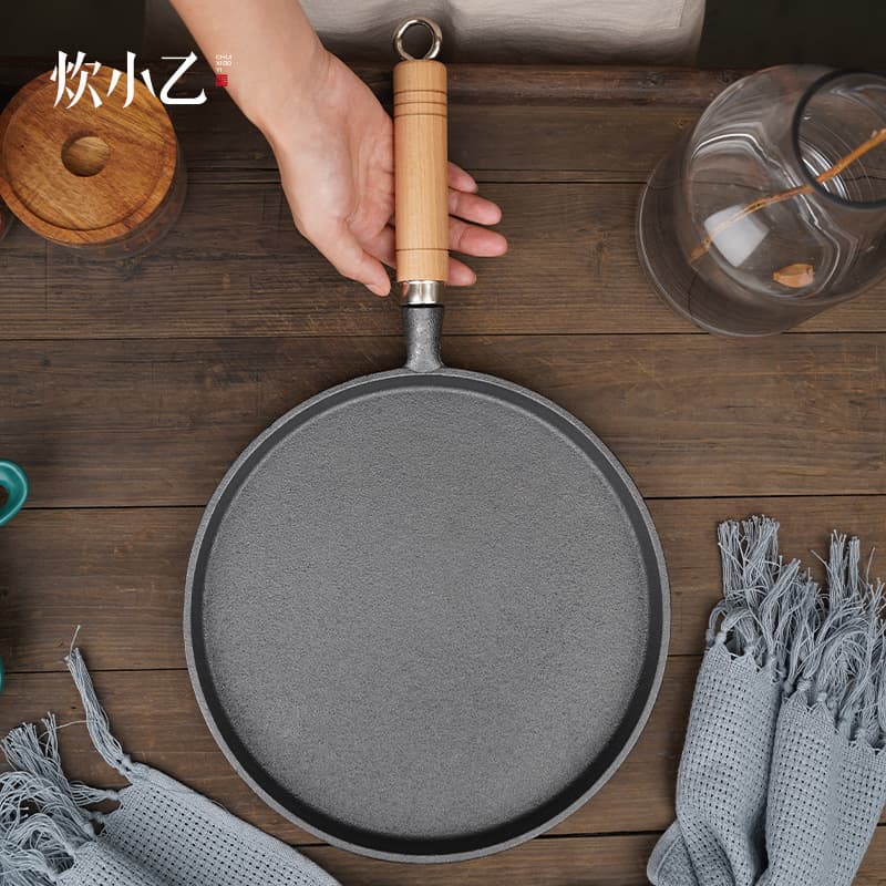 26cm Cast Iron Skillet, Coating-Free Non-Stick Pan for Pancakes, Pizza, and Baking
