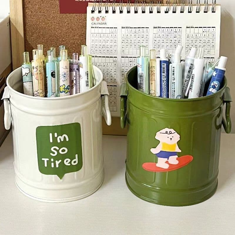 Cute faux wrought iron plastic pen holder/makeup holder, suitable for student girls, large capacity storage box for miscellaneous items.