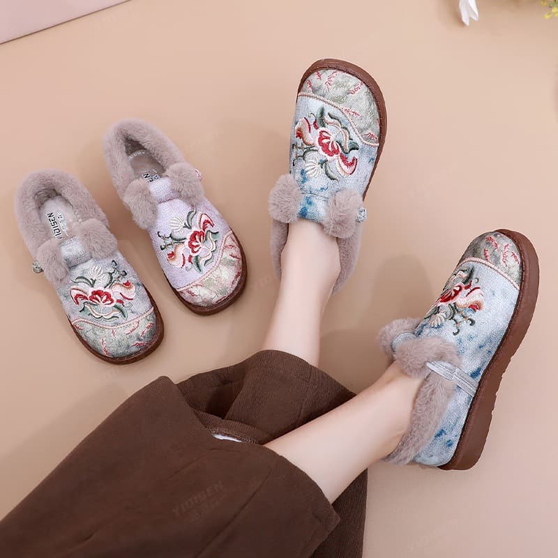 Winter New Fleece Lined Thick Warm Middle-aged and Elderly Mom Shoes Anti-slip Soft Sole Slip-on Chinese Style Embroidered Cloth Shoes