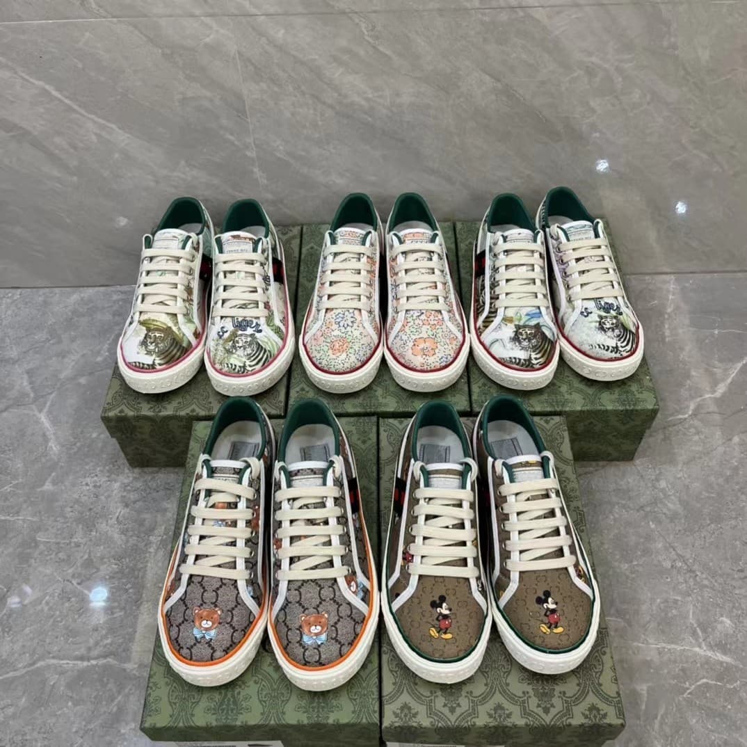 2026 Four Seasons Classic New Breathable 1977 Canvas Board Shoes Women Casual Flat Versatile Retro Canvas Shoes