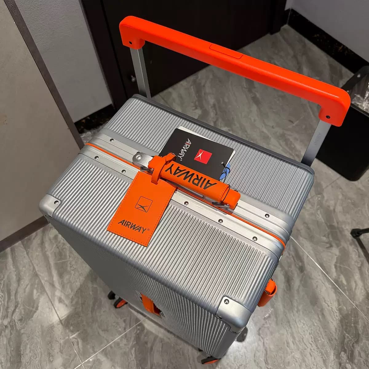 Exported to Japan airway suitcase wide trolley aluminum frame suitcase pc boarding password box suitcase trolley case