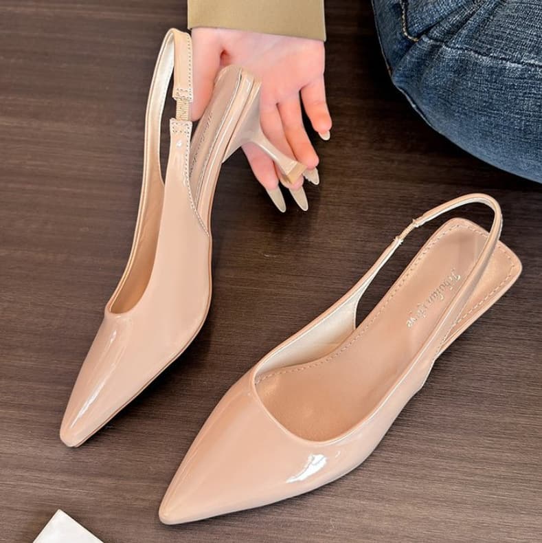 New Style Elegant Closed-Toe Open-Back Low Heel Sandals for Women. Nude V-Cut High Heels 2026 Summer Single Shoes